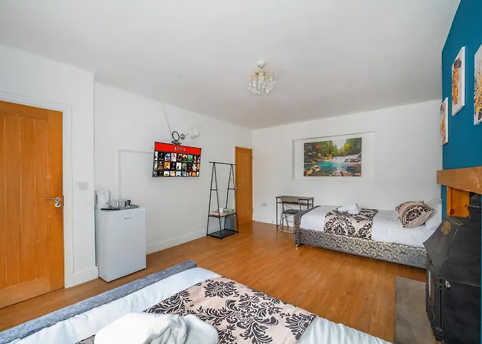 *rd98bl* For Your Relaxed & Cosy + Free Parking + Free Fast Wifi * Λιντς