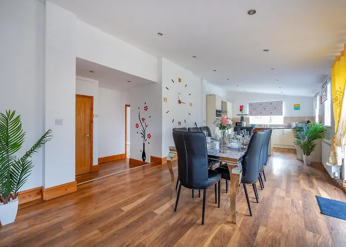 *rd98bl* For Your Relaxed & Cosy + Free Parking + Free Fast Wifi * *